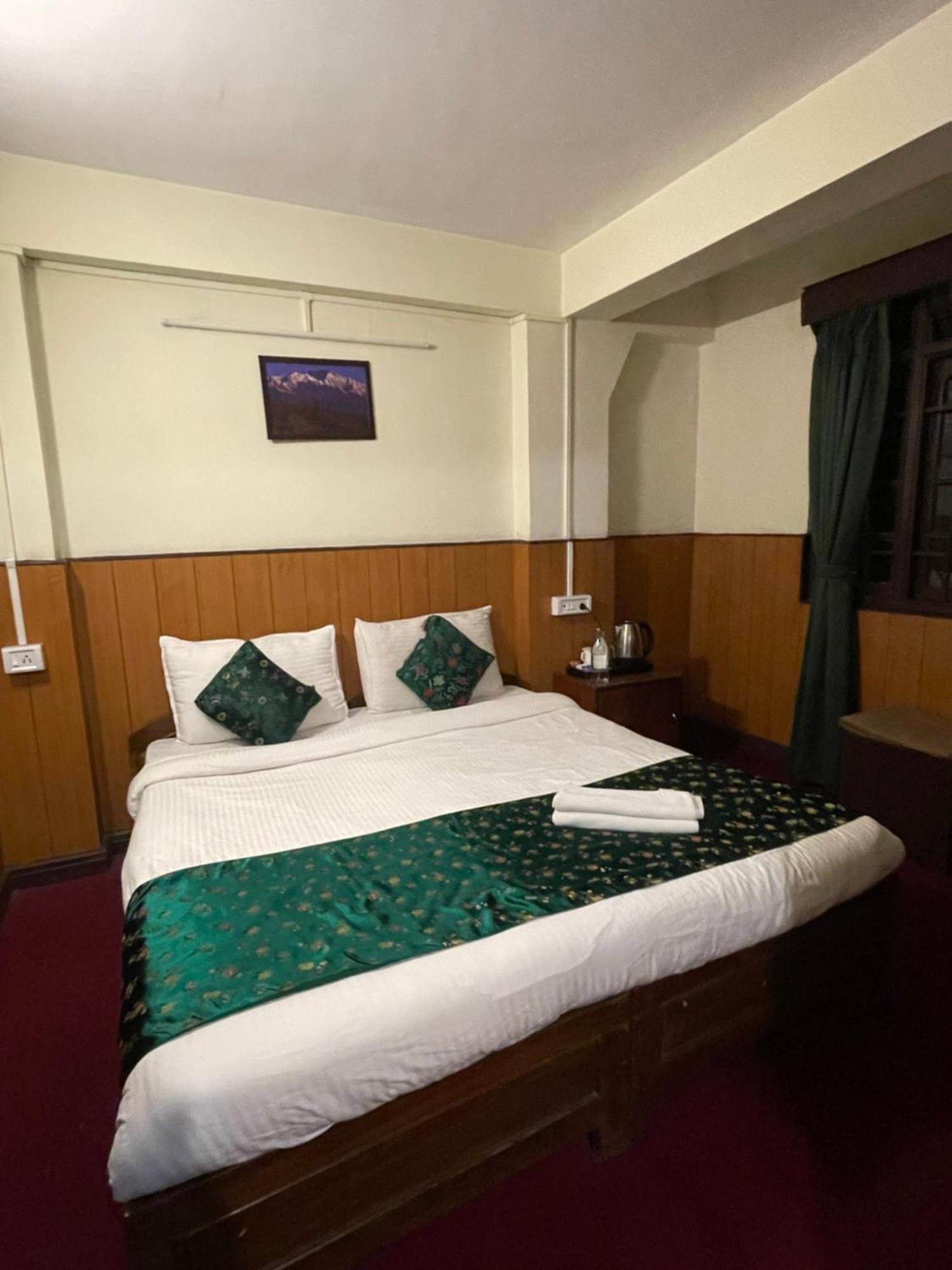 Hotel Palm Street Near Taj Agra  Dış mekan fotoğraf